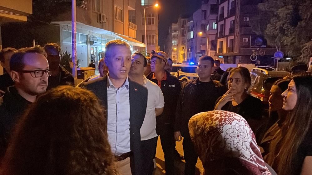 3 Katlı Binanın Zemini Çöktü 40 Kişi Tahliye Edildi