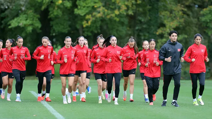 A Milli Kadın Futbol Takımı Slovenya Deplasmanında Tur Arıyor