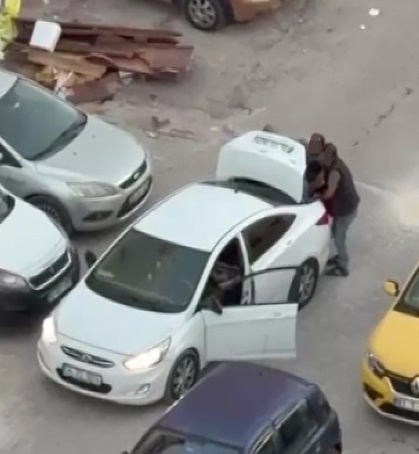 Adana'da Film Gibi Adam Kaçırma Olayı, Otomobilin Bagajına Zorla Bindirdiler