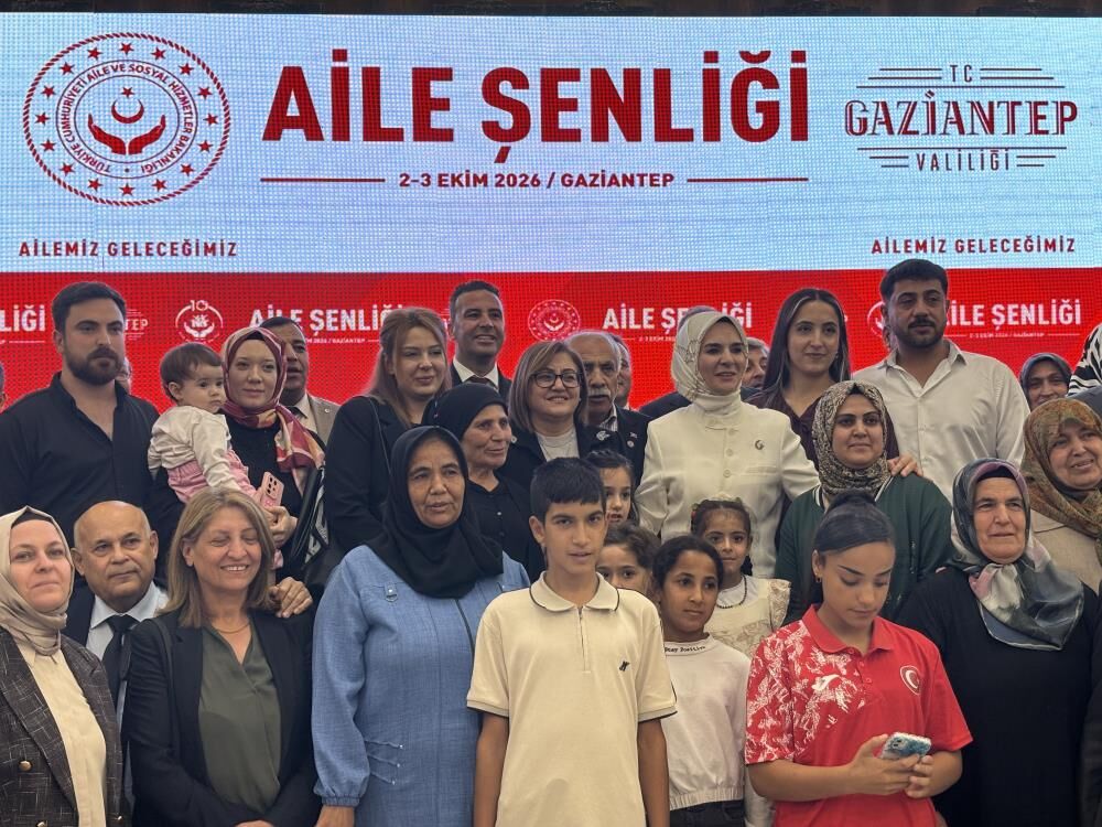 Ai̇le Bakani Göktaş