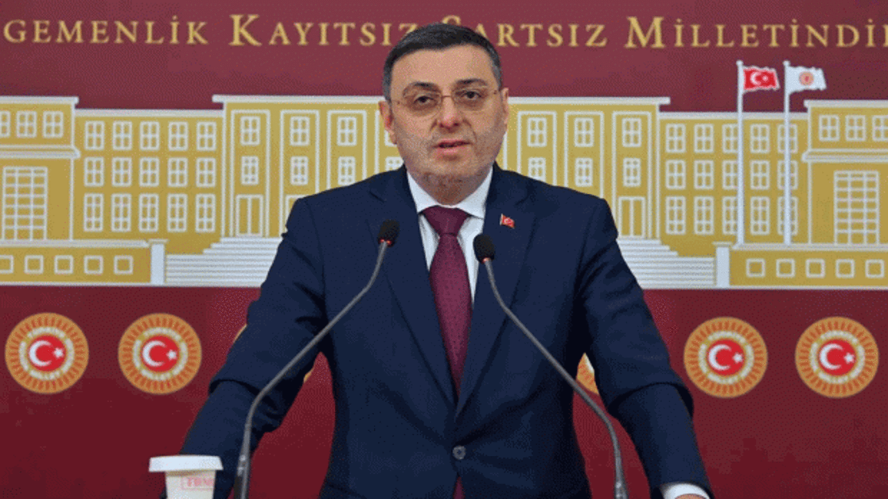 Ak Parti̇li̇ Bayram-1
