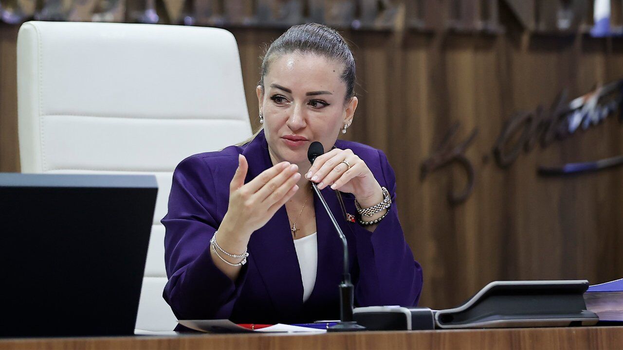 Ak Parti’ye Geçeceği Iddia Edilmişti Büşra Özdemir’den Net Yanıt2