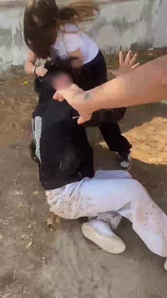 Akran zorbalığı dehşeti: Ortaokul öğrencisini ıslatıp darbettiler