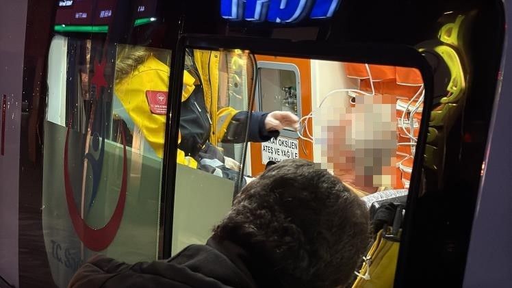 Alkollü Şekilde Ocağa Makarna Koyup Uyuyakaldı, Kendisini Yangından Kurtaran Ekiplere Borcum Ne Kadar Dedi