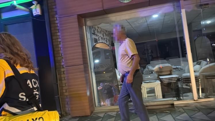 Alkollü Şekilde Ocağa Makarna Koyup Uyuyakaldı, Kendisini Yangından Kurtaran Ekiplere Borcum Ne Kadar Diye Sordu