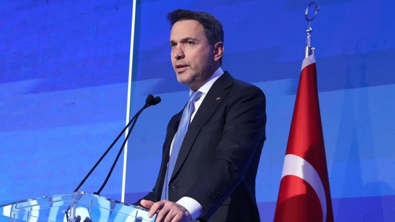 Alparslan Bayraktar Forumda Konusma