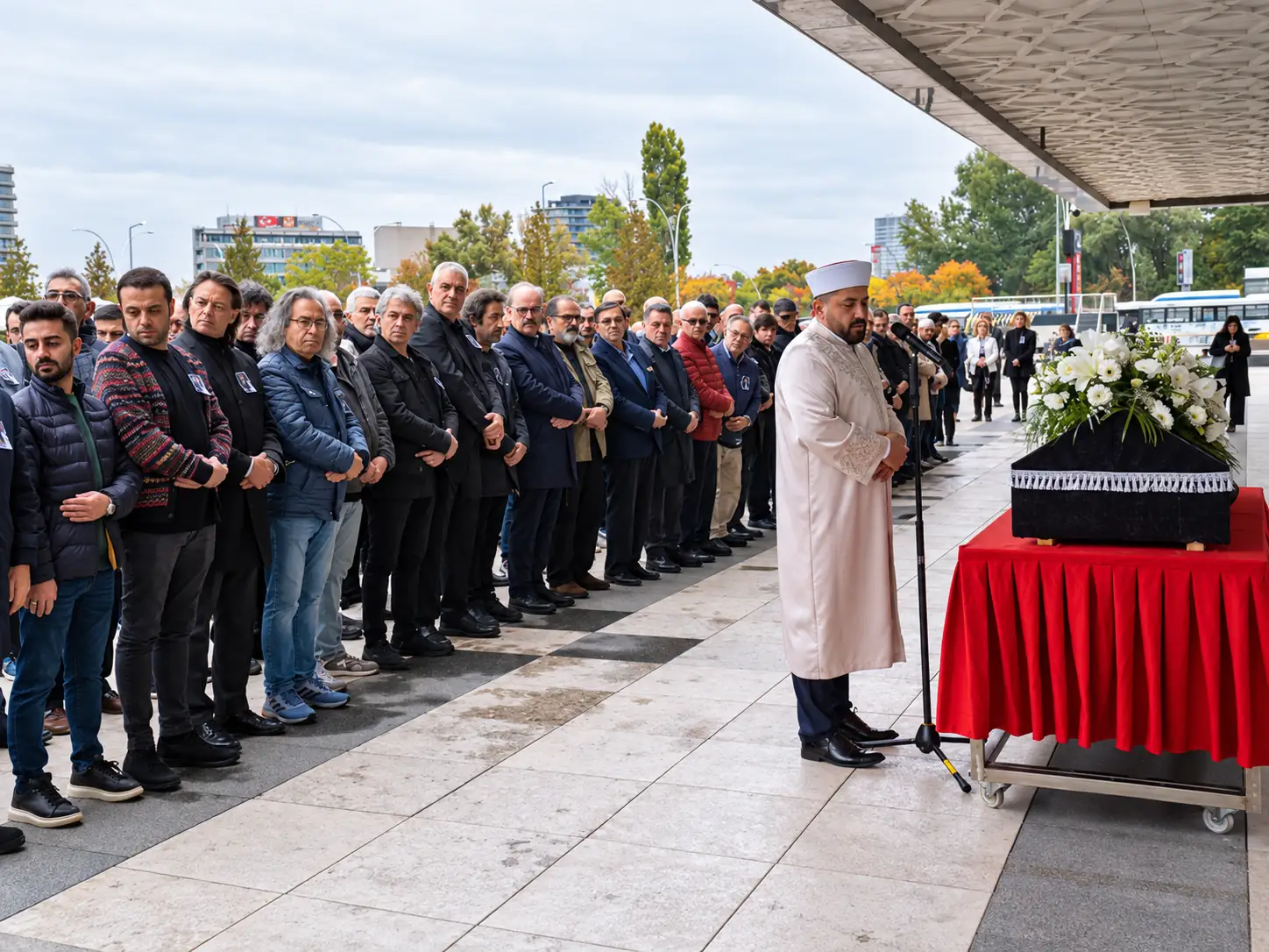Alpay'ın Cenazesi Ankara'da Kılındı, Sanat Dünyası Törene Katılmadı (2)