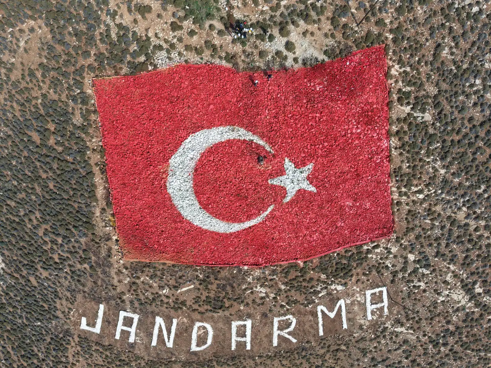 Amanosların Zirvesindeki Dev Türk Bayrağı Yenilendi! (3)