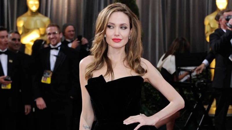Angelina Jolie Gazze'nin uydu görüntülerini paylaştı