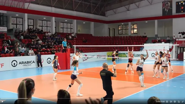 Ankara Büyükşehir Belediyesi Kadın Voleybol Takımı 1. Lig'de Evinde Sahaya Çıktı (1)