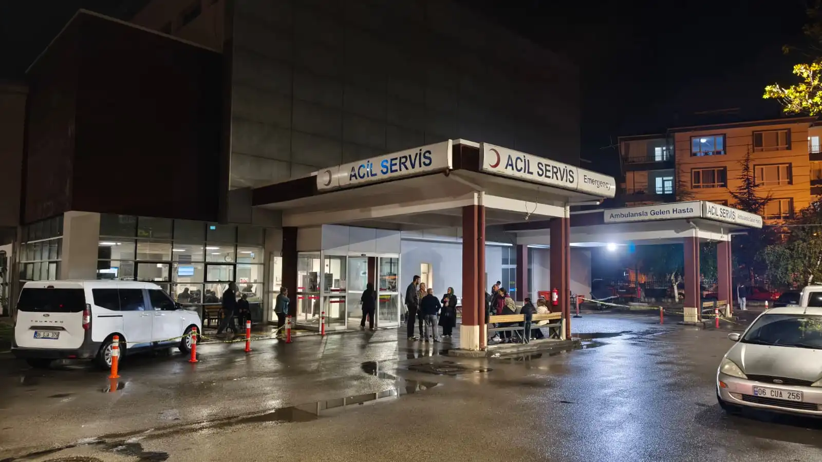 Ankara Çubuk’ta Otomobil Tir’a Çarptı (1)