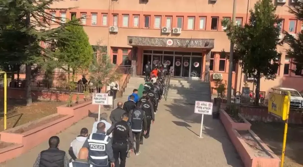 Ankara Dahil 15 Ilde Dolandırıcılık Operasyonu