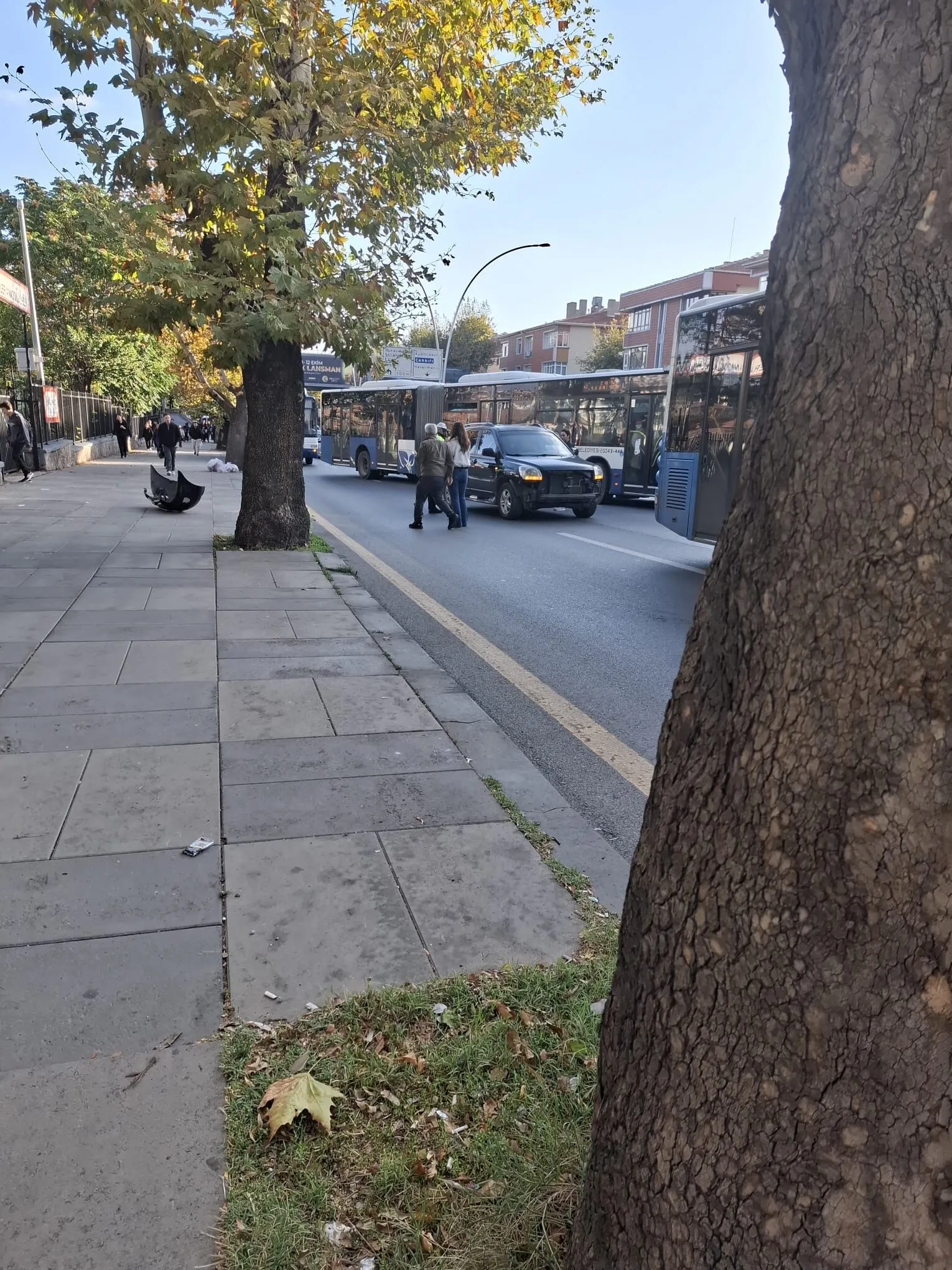Ankara Dışkapı’da Özel Halk Otobüsü Ile Otomobil Çarpıştı-1