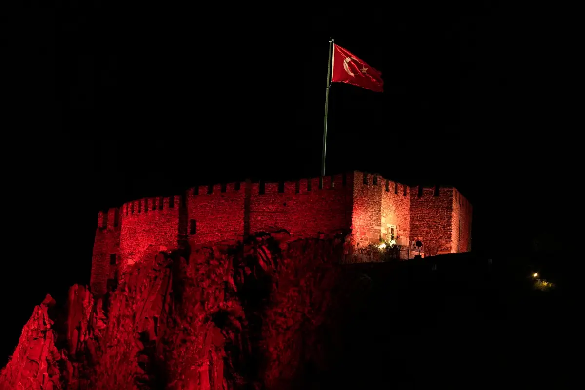 Ankara Kalesi'nde Gece Gezisine Çıkacaklar Dikkat Bu Uyarıları Okuyun (2)