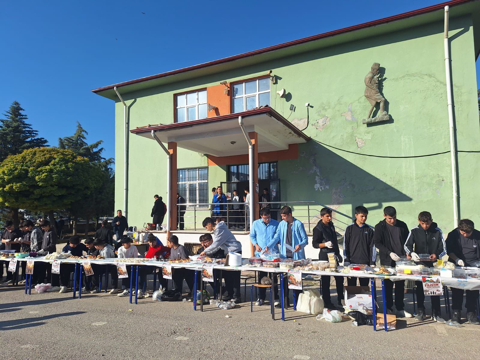 Ankara’da Gazze’ye Destek Kermeslerinde Öğrenciler Dayanışma Mesajı Verdi