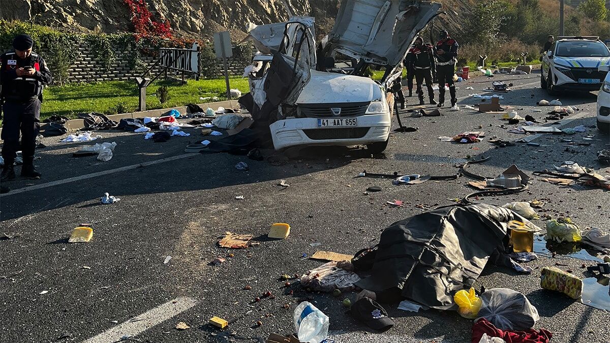 Ankara'da Iki Araç Çarpıştı 2 Ölü
