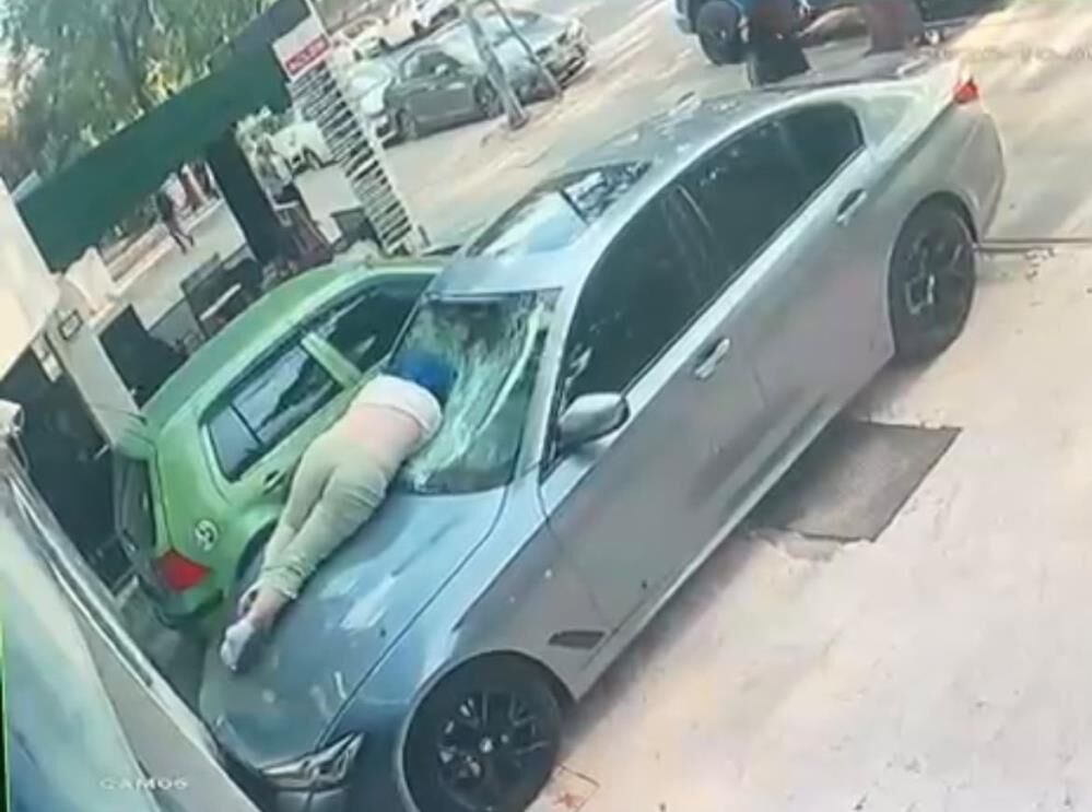 Ankara'da Otelin 6. Katından Otomobilin Üstüne Düşen Kadın Ağır Yaralandı