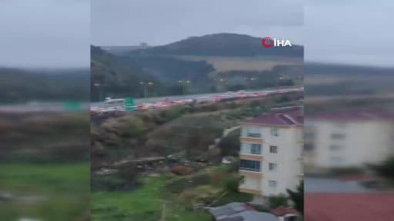 Ankara'da Servis Aracı Devrildi 3 Yaralı