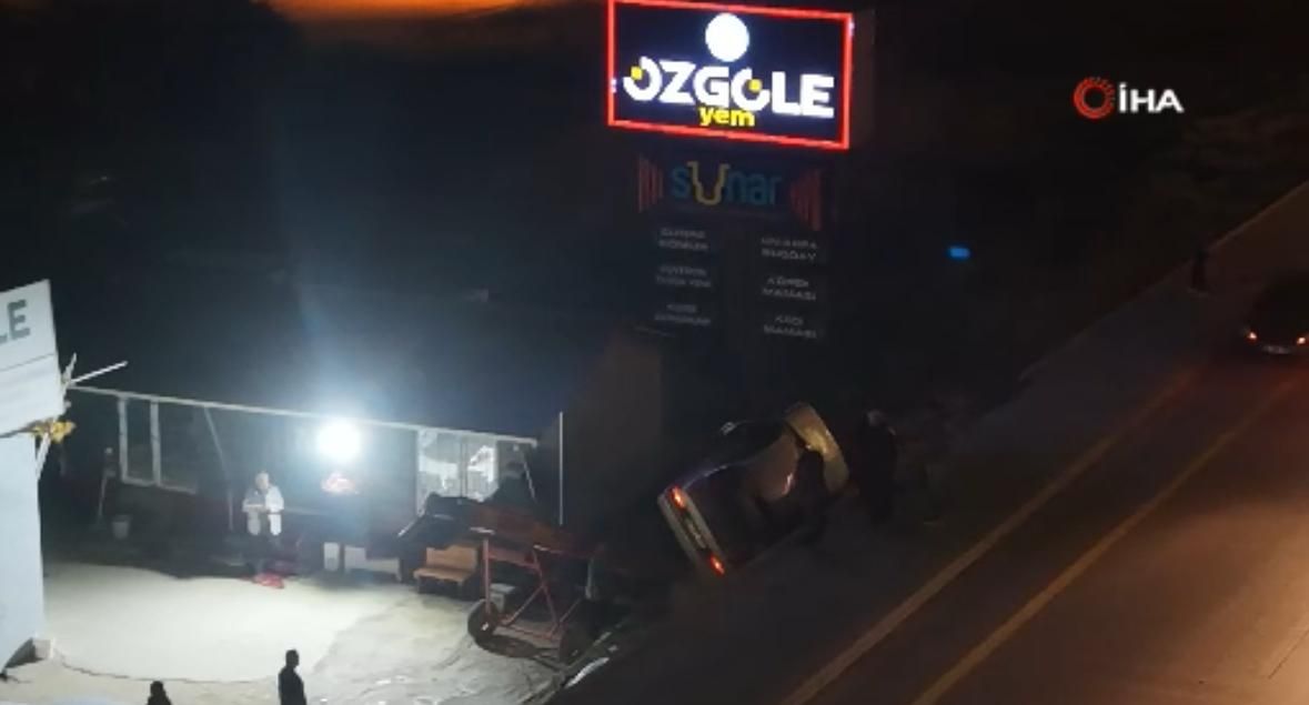 Ankara’da Sürücüsünün Kontrolünü Kaybettiği Otomobil Takla Attı-1