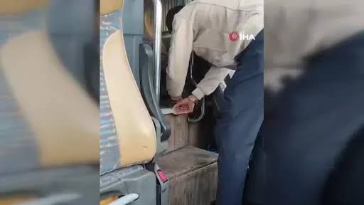 Ankara'da Yolcu Otobüsünün Gizli Bölmesinde 5 Düzensiz Göçmen Yakalandı-1