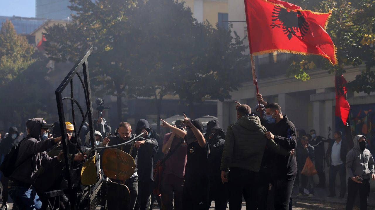 Arnavutlukta Öğrenci Protestosu
