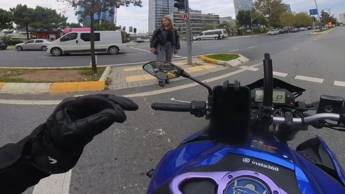 Ataşehir’de Motosiklet Yayaya Çarptı