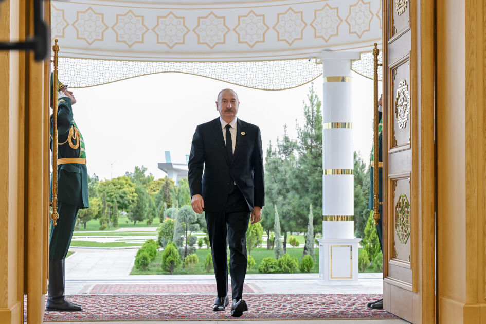 Avaza’da Kritik Zirve Başladı Aliyev Liderlerle Buluştu