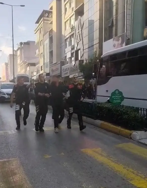Aydın'da Eski Kayınpederinin Iş Yerine Silahla Gitti, Gözaltına Alındı (1)
