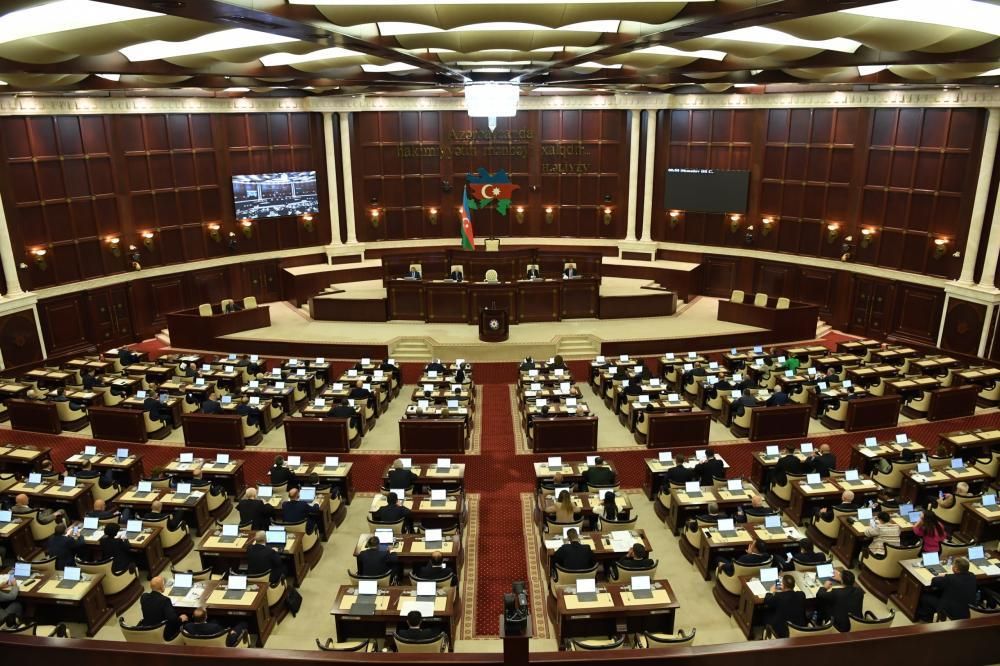 Azerbaycan Meclisi Kamu Malının Kişisel Kullanımına Sınır Getirebilir 2
