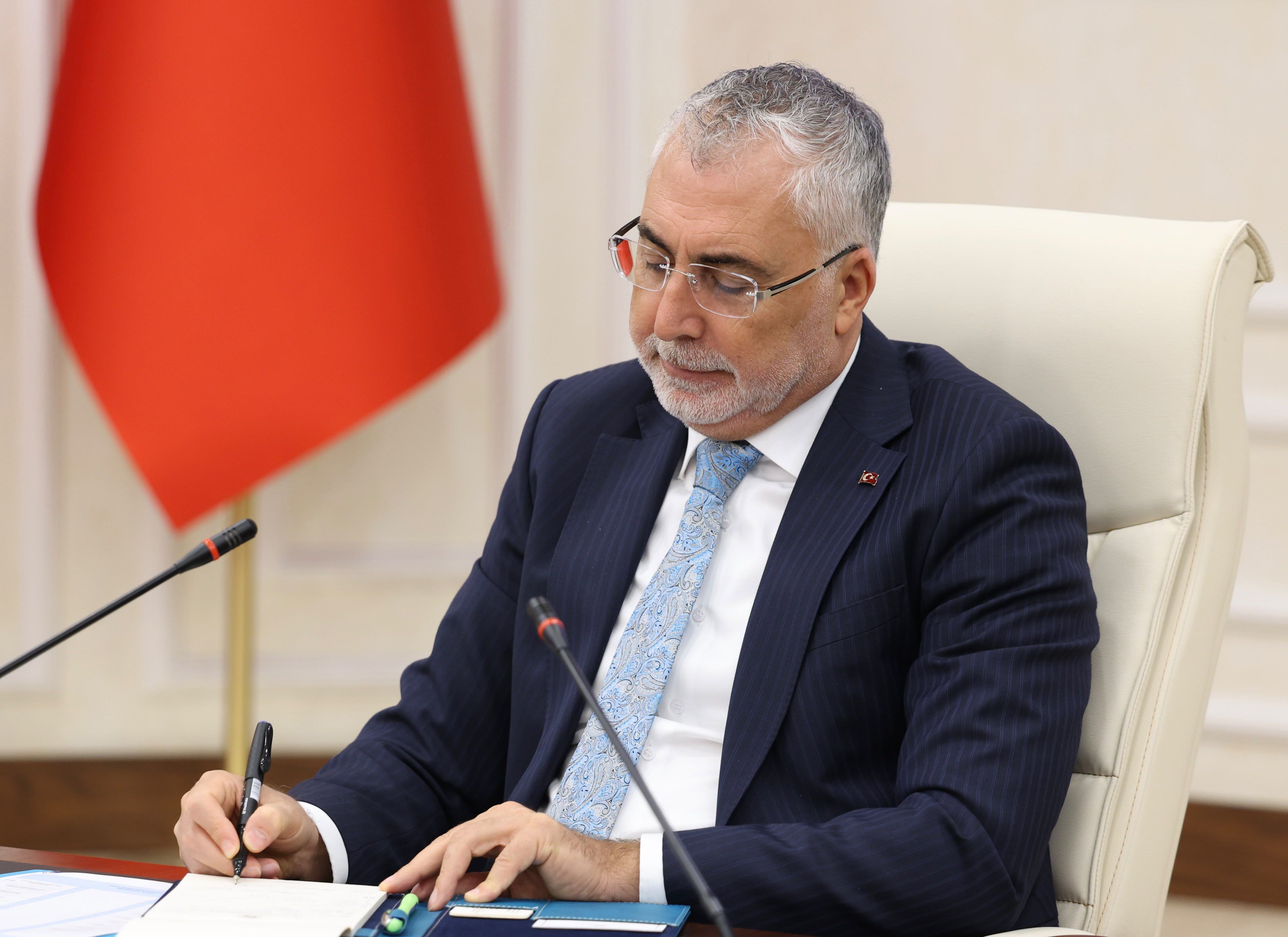 Bakan Işıkhan'dan Yeni Nesil Çalışma Modelleri Için Önemli Mesaj