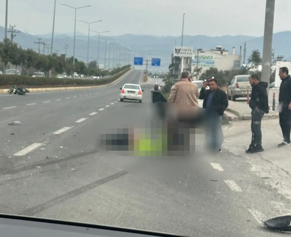 Balıkesir'de Otomobil Ile Çarpışan Motosikletli Hayatını Kaybetti