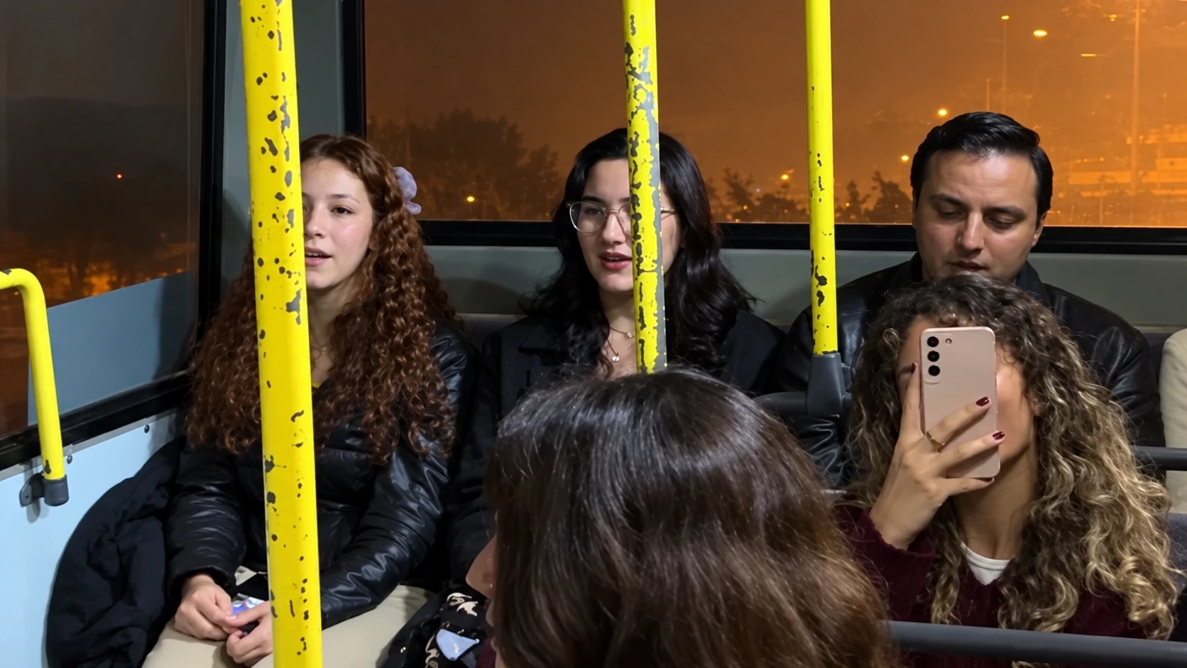 Batu Akdeniz Yeni Şarkısı Son Durak’ı Ankara Dolmuşunda Tanıttı (1)