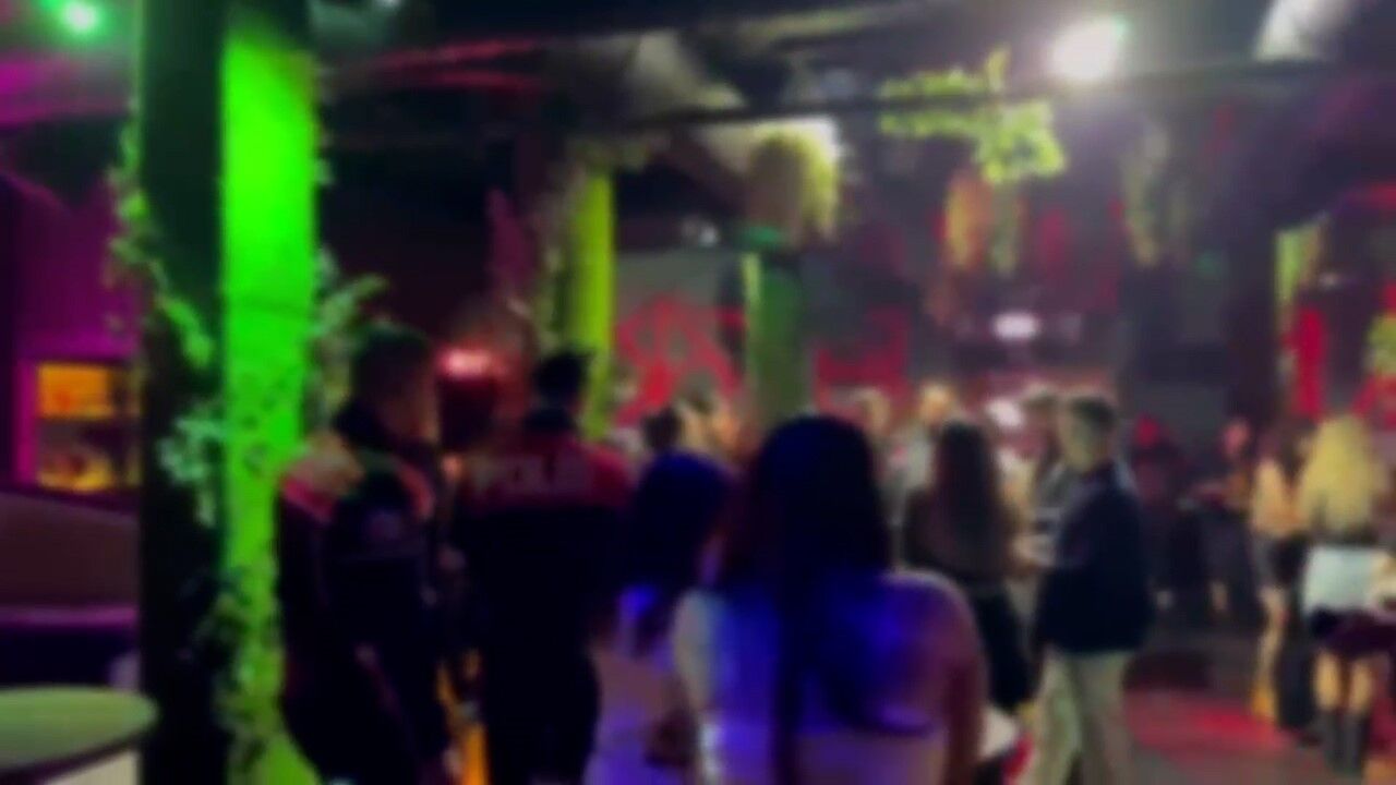 Beyoğlu’nda Güvenlik Alarmı 610 Kişi Sorgulandı, 11 Aranan Şahıs Yakalandı (4)