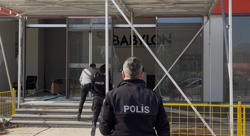 Bursa'da Satış Ofisine Saldırı