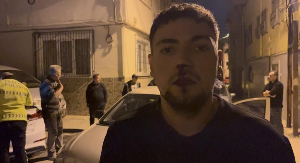 Bursa’da Trafikte Dehşet! Kaldırım Taşıyla Genç Sürücüyü Kovaladı-1