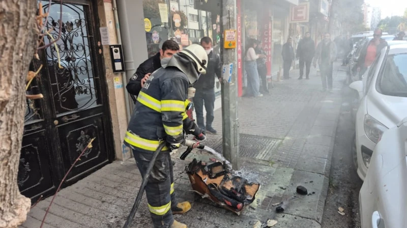 Çiçekçi Dükkanında Yangın Çıktı, Sahibi Gözyaşlarına Boğulduu