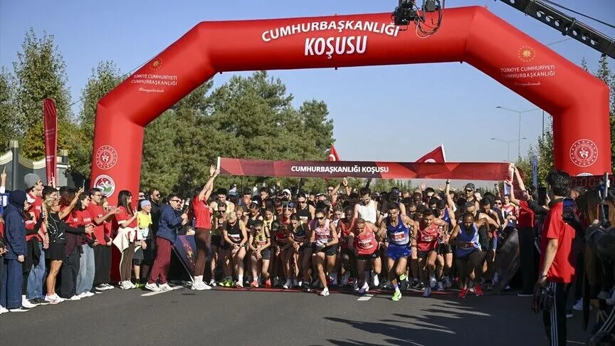 Cumhurbaşkanlığı Yarı Maratonu Ankara'da 4 bin sporcuyu buluşturdu