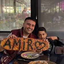 Czn Burak 12 Yaşındaki Amir’in Hayalini Gerçekleştirdi Birlikte Şarkı Söyleyip Yemek Yaptılarr