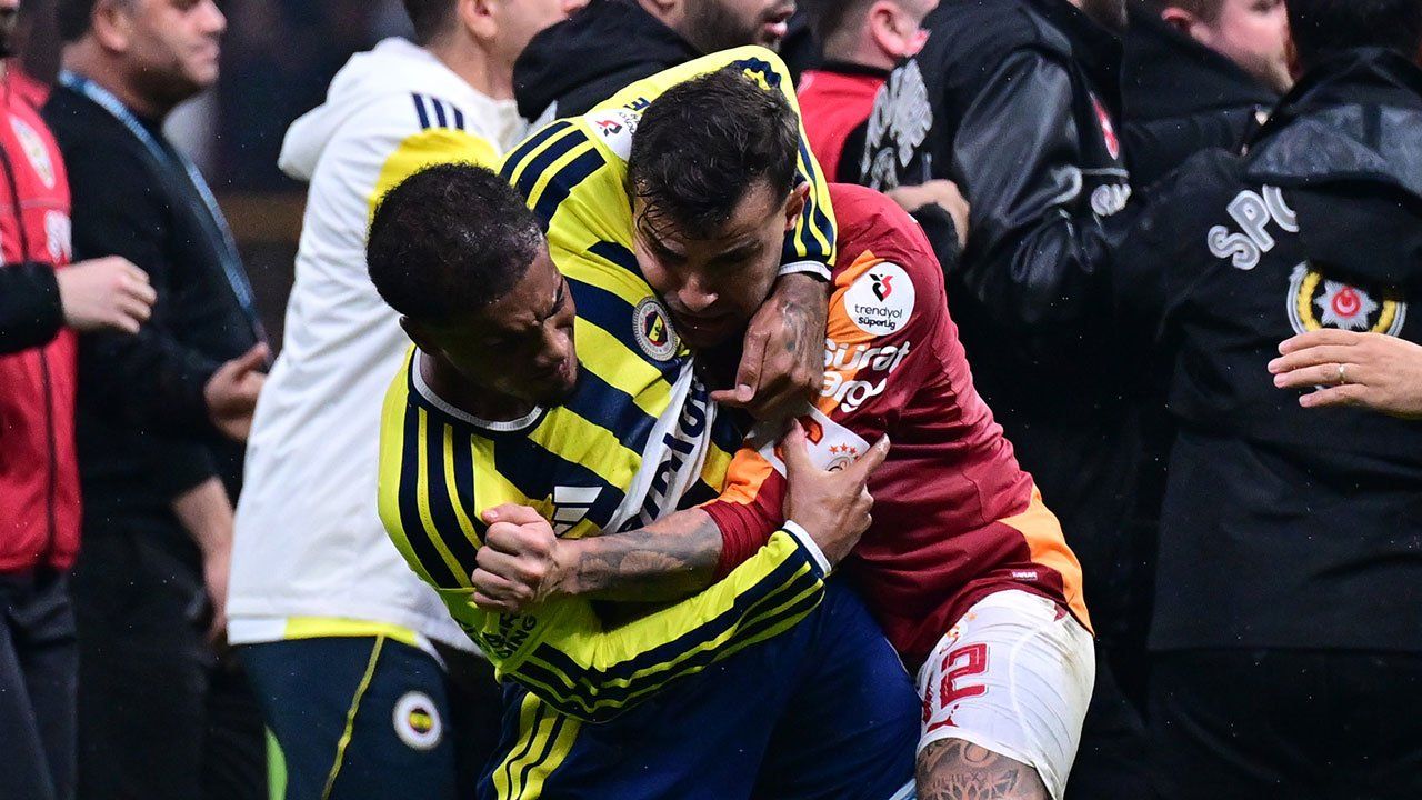 Derbi̇de Kavga-1