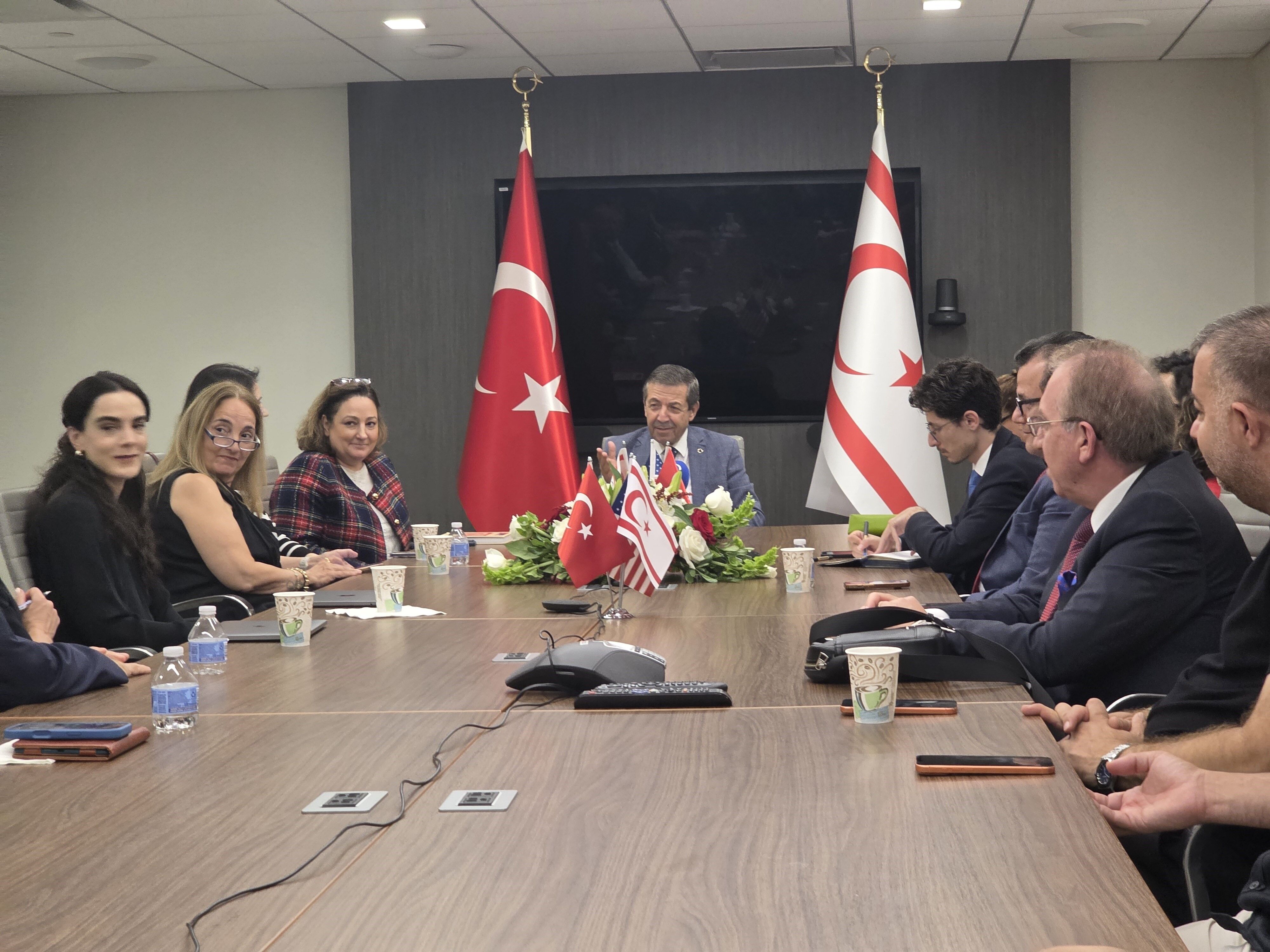 Dışişleri Bakanı Ertuğruloğlu1