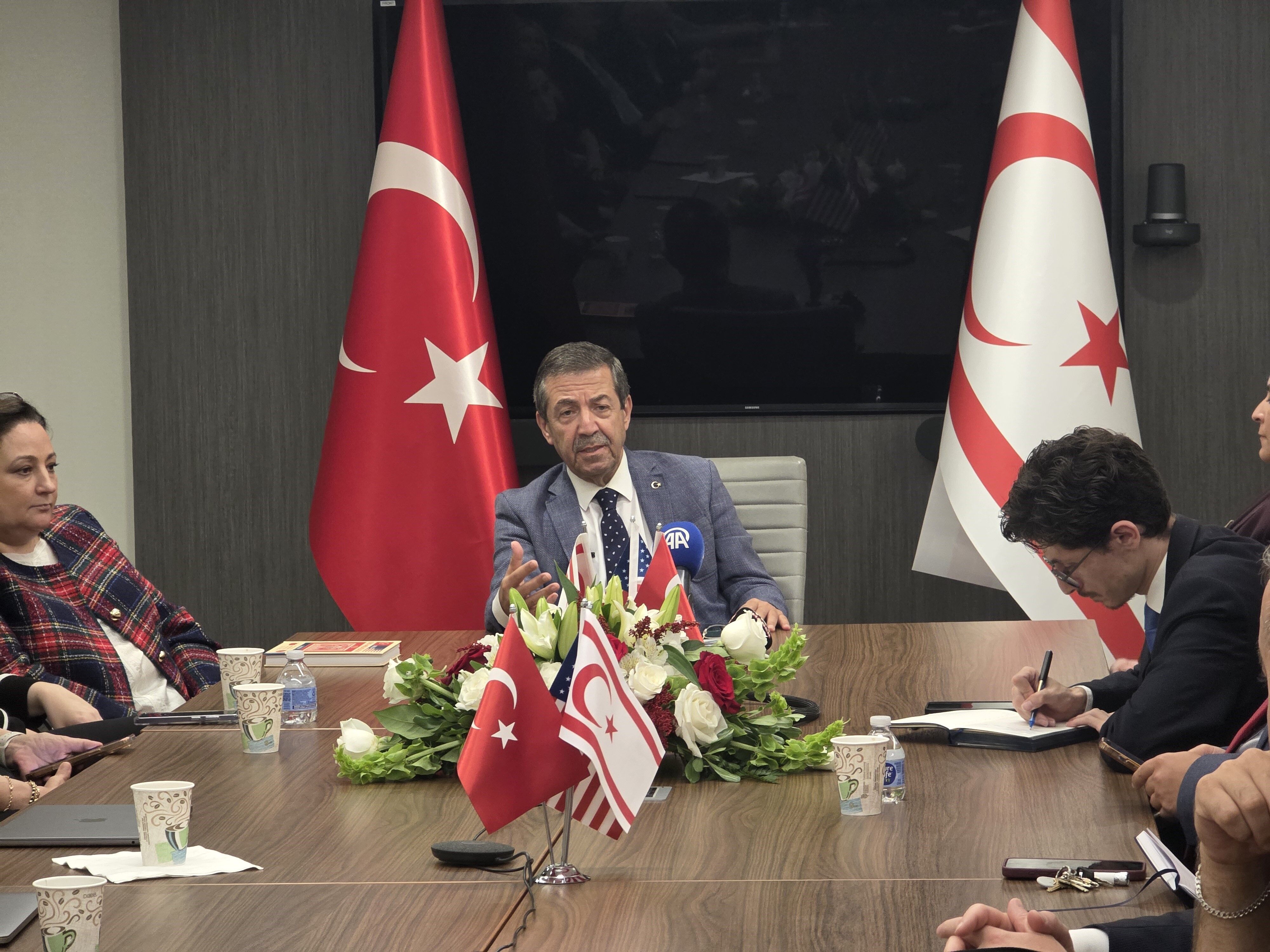 Dışişleri Bakanı Ertuğruloğlu2