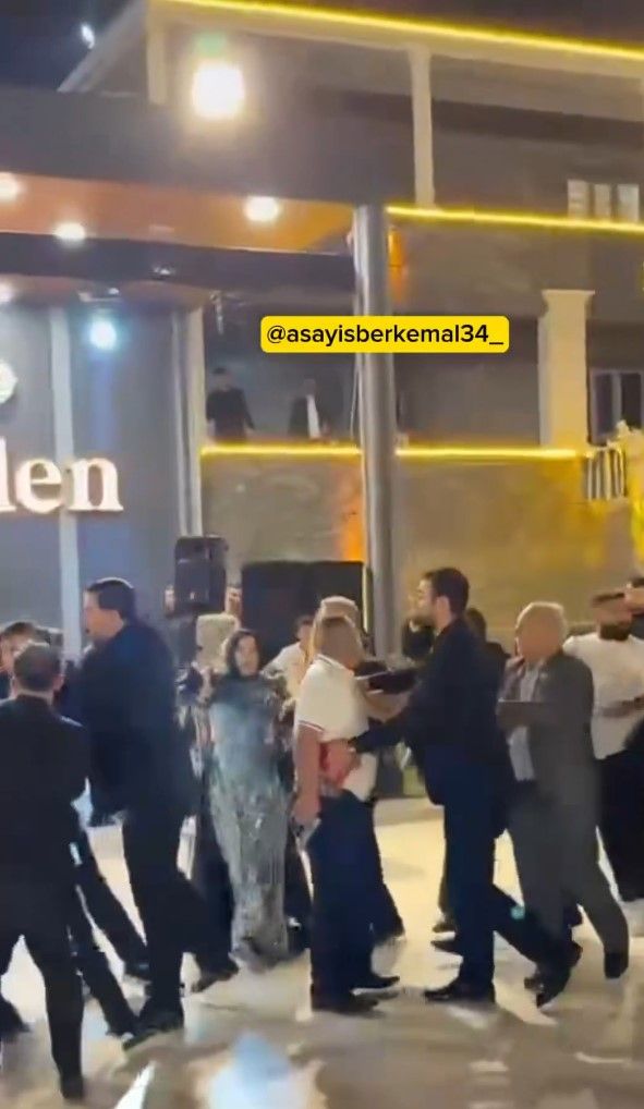 Düğünde silahlı gerginlik! Havaya ateş açınca ortalık karıştı