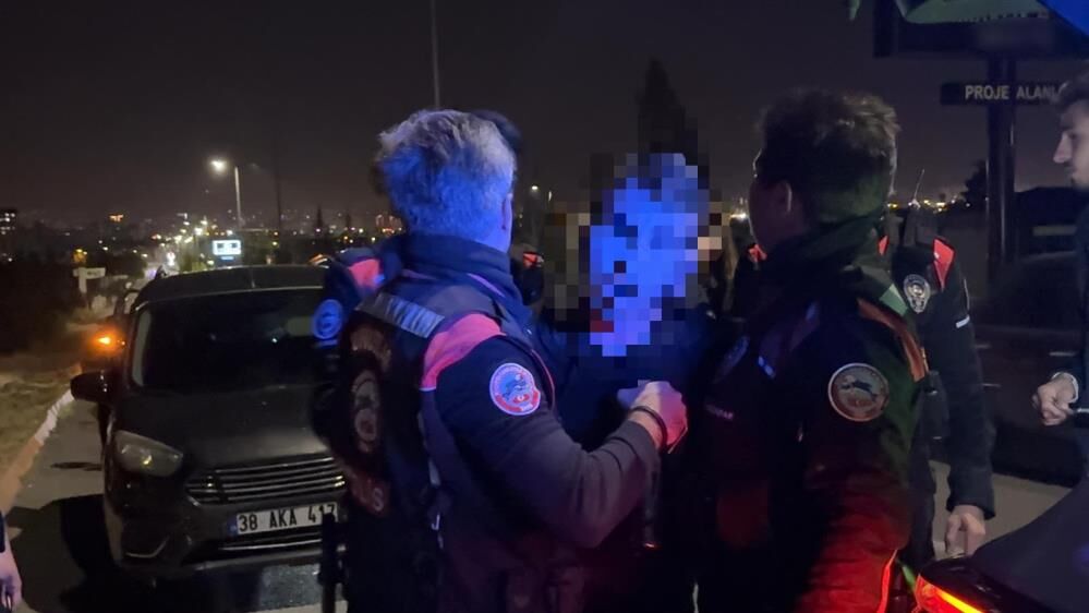 ‘Dur’ Ihtarına Uymadı,Sinir Krizi Geçirdi