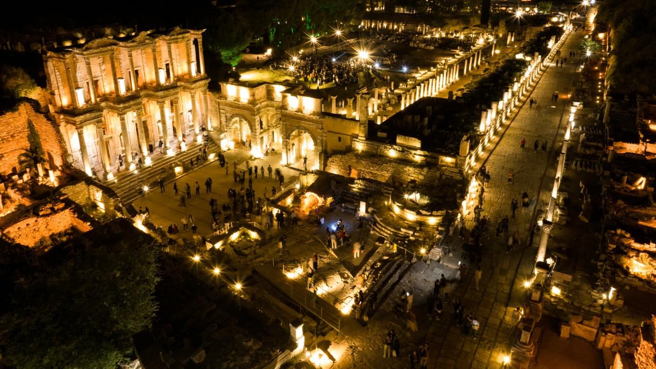 Efes Antik Kenti Gece Ziyareti