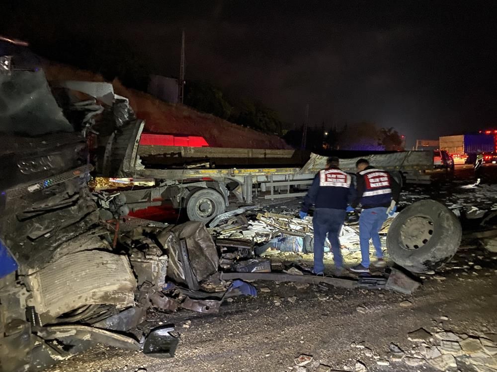 Elazığ’da 3 Tır Çarpıştı 1 Ölü