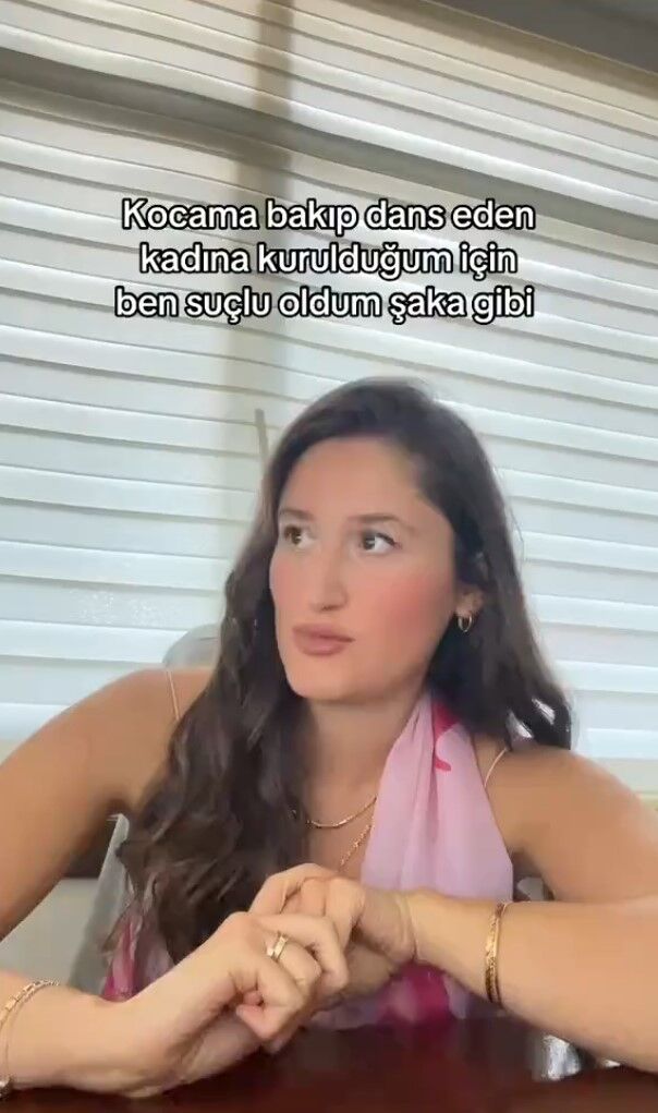 Eşine doğru dans eden kadına tepki gösterdi: “İlk defa böyle bir şeye takıldım”