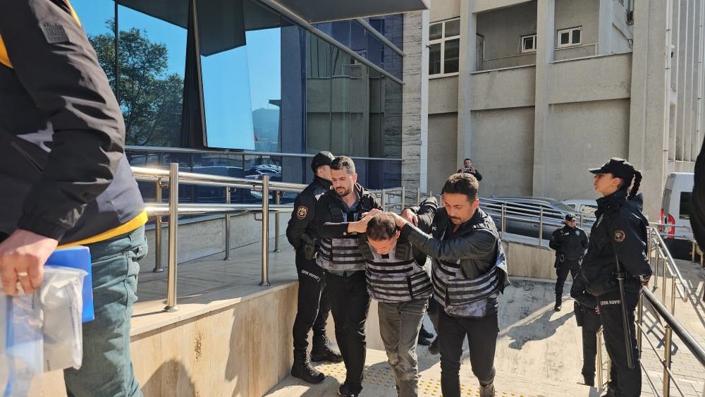 Eşini Ve Ona Yardım Etmek Isteyen Genci Vuran Şüpheli Tutuklandı