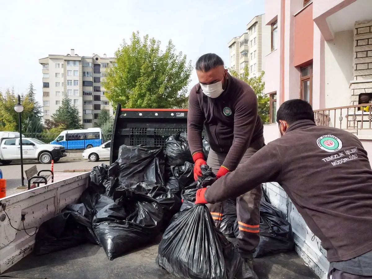Etimesgut’ta Çöp Ev Temizliği Yapıldı!3