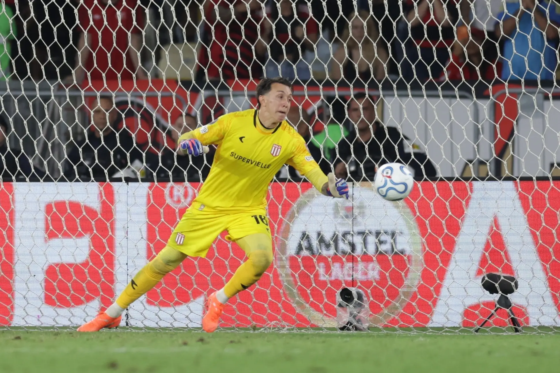 Fernando Muslera Devleşti Estudiantes, Libertadores Kupası'nda Finale Yükseldi (2)