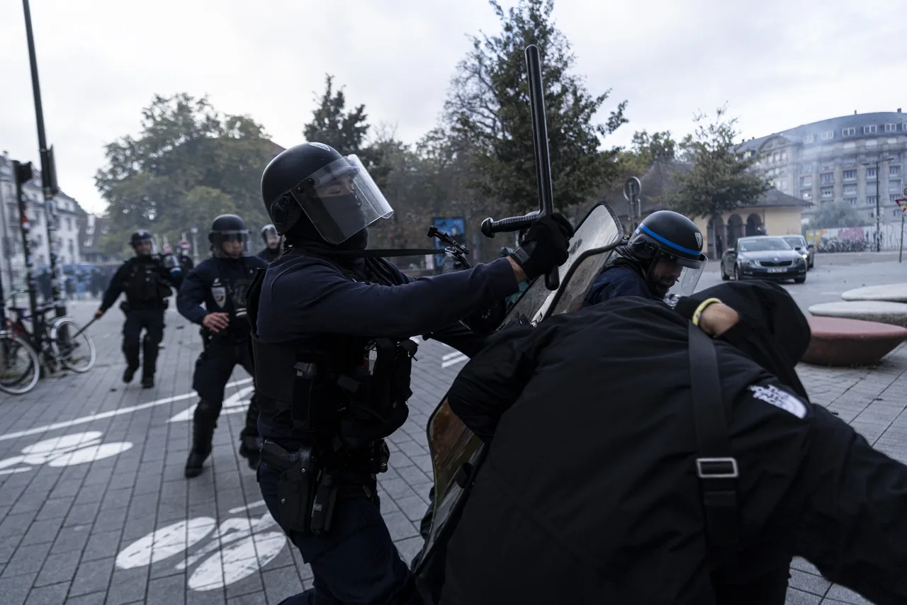 Fransa Polis Mudahalesi (1)